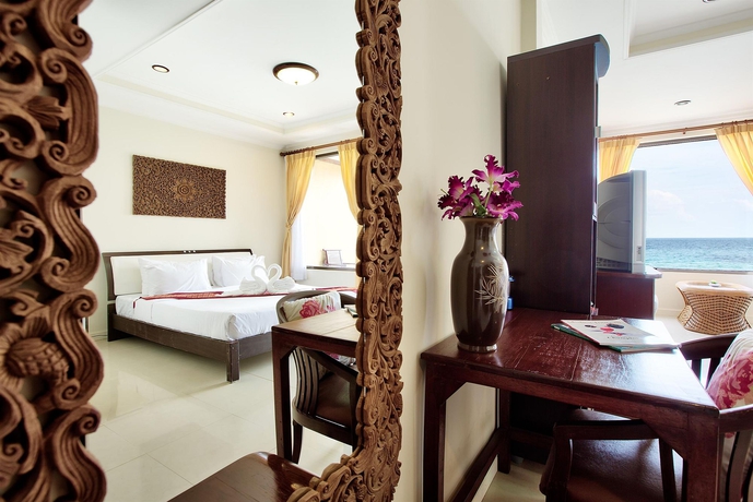 Imagen de la habitación del Hotel Crystal Bay Beach Resort. Foto 10