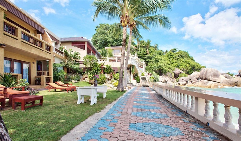 Imagen de los exteriores del Hotel Crystal Bay Beach Resort. Foto 15