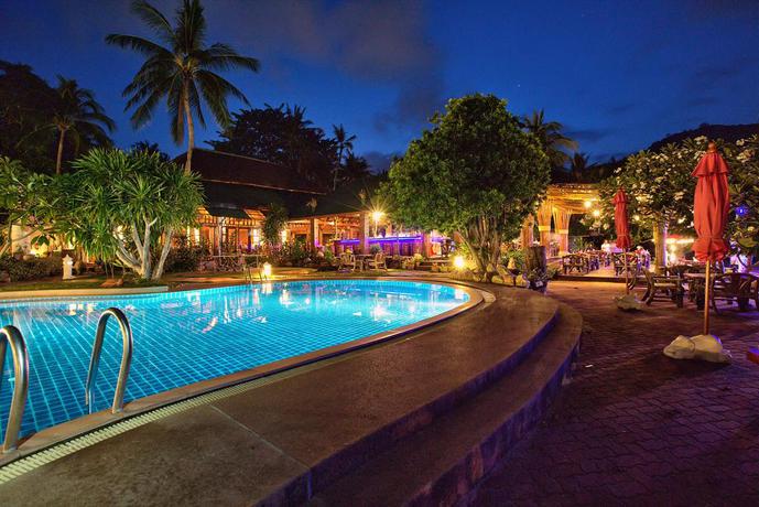 Imagen de la piscina del Hotel Crystal Bay Yacht Club. Foto 5