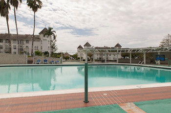 Imagen general del Hotel Crystal Beach Apartment at Seacastles. Foto 1