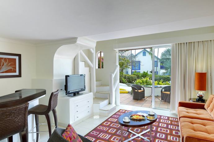 Imagen de la habitación del Hotel Crystal Cove By Elegant Hotels All Inclusive Resort. Foto 9