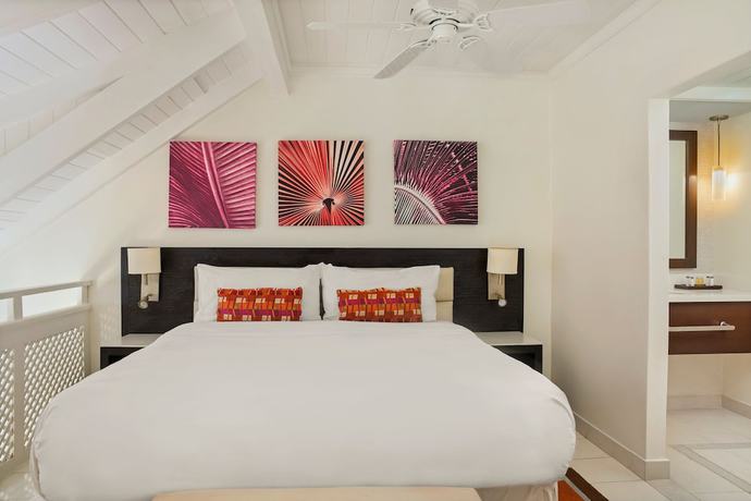 Imagen de la habitación del Hotel Crystal Cove By Elegant Hotels All Inclusive Resort. Foto 10