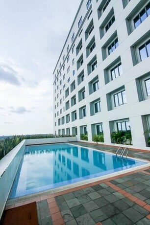 Imagen de la piscina del Hotel Crystal Crown Harbour View, Port Klang. Foto 38
