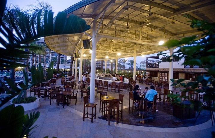 Imagen del bar/restaurante del Hotel Crystal Family. Foto 3