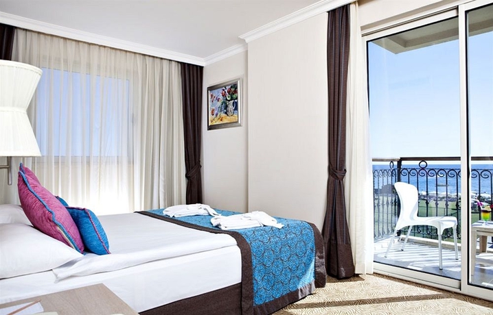 Imagen de la habitación del Hotel Crystal Family. Foto 8