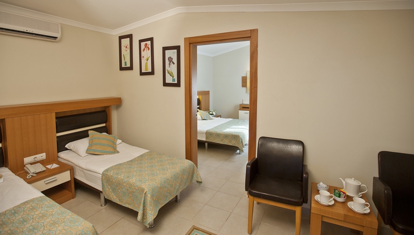 Imagen de la habitación del Hotel Crystal Flora. Foto 6