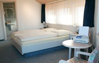 Imagen de la habitación del Hotel Crystal Garni. Foto 4