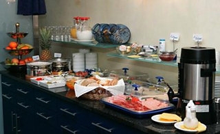 Imagen del bar/restaurante del Hotel Crystal Garni. Foto 2