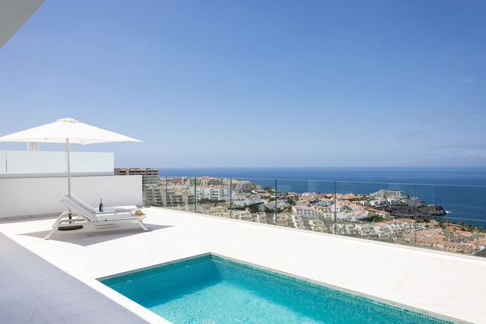 Imagen de los exteriores del Hotel Crystal I Luxury Apartments. Foto 9