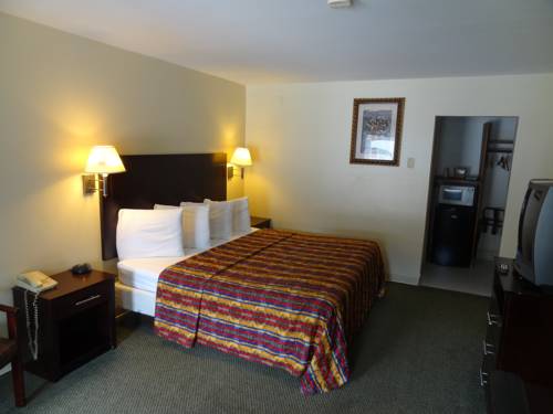 Imagen de la habitación del Hotel Crystal Inn Eatontown. Foto 5