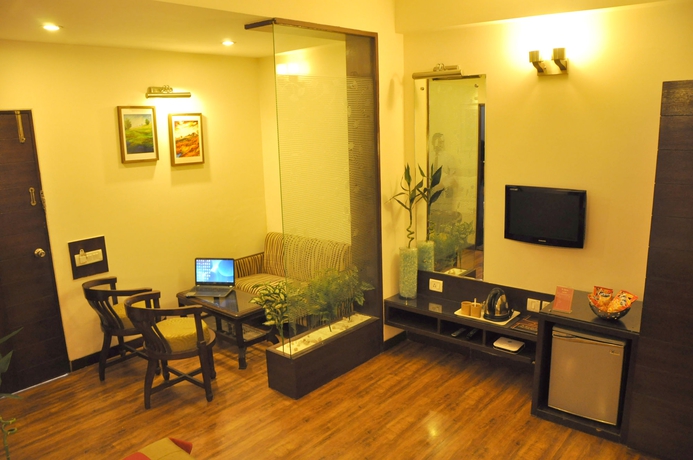 Imagen de los interiores del Hotel Crystal Inn. Foto 11