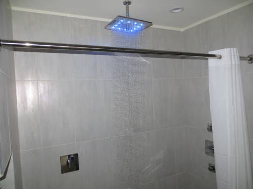 Imagen de la habitación del Hotel Crystal Inn - Sugar Land. Foto 3