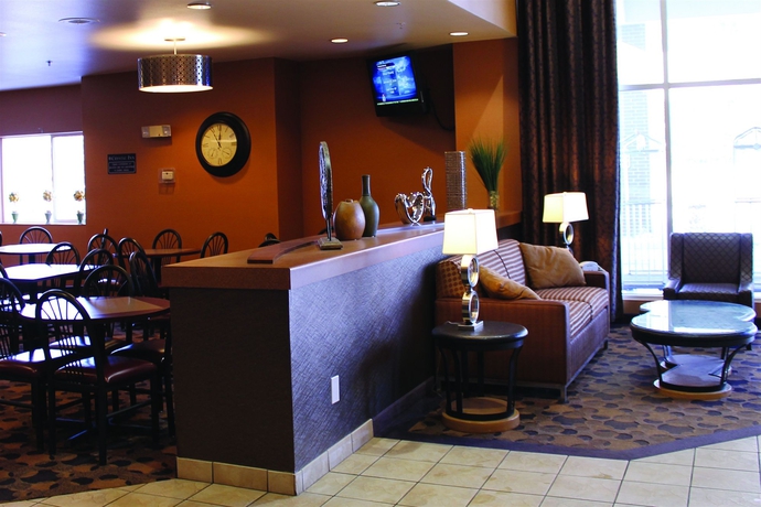 Imagen de los interiores del Hotel Crystal Inn and Suites Midvalley. Foto 10