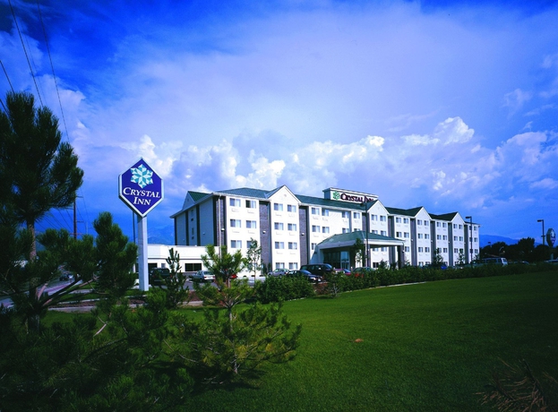 Imagen de los exteriores del Hotel Crystal Inn and Suites Midvalley. Foto 9