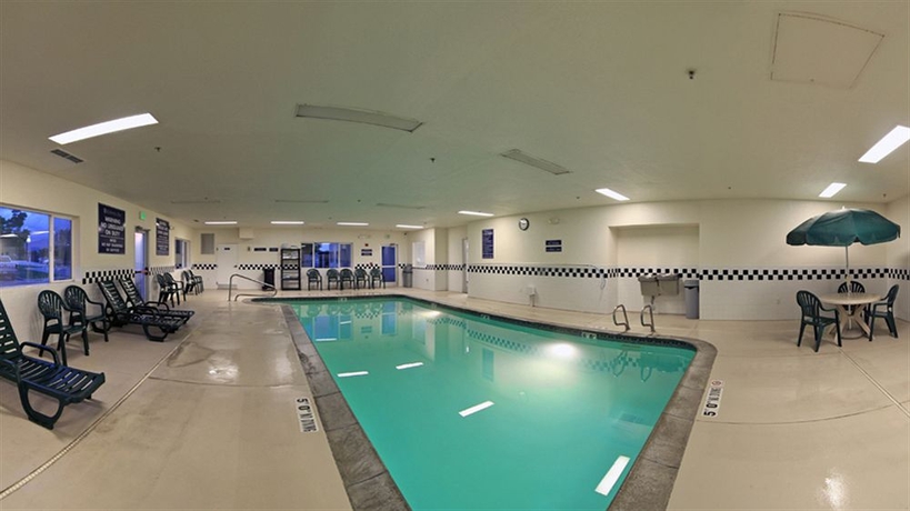 Imagen de la piscina del Hotel Crystal Inn and Suites West Valley City. Foto 13