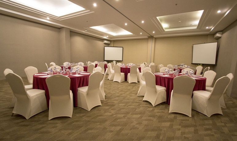 Imagen de los interiores del Hotel Crystal Kuta. Foto 13