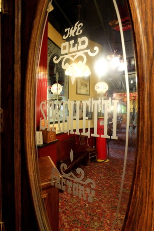 Imagen del bar/restaurante del Hotel Crystal Lodge, Whistler Village. Foto 2