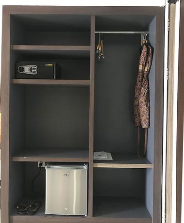 Imagen de la habitación del Hotel Crystal Lotus Yogyakarta. Foto 6