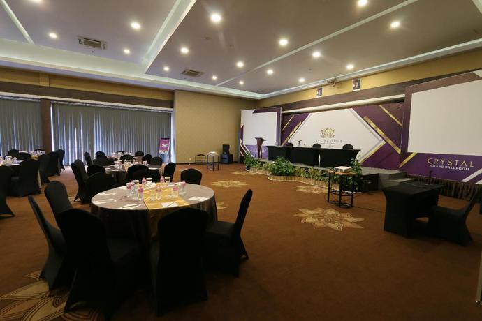 Imagen de los interiores del Hotel Crystal Lotus Yogyakarta. Foto 12
