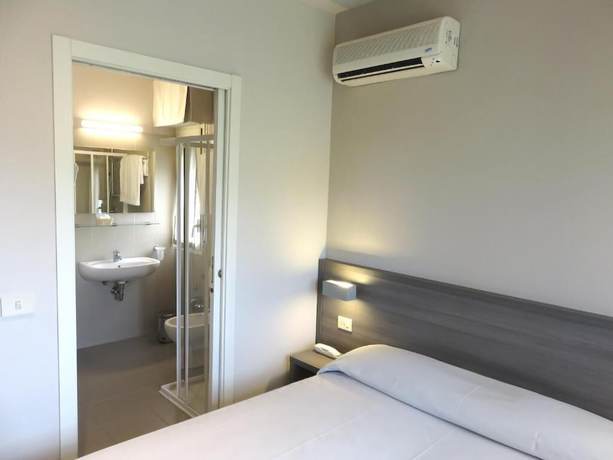 Imagen de la habitación del Hotel Crystal, Marina Di Pietrasanta. Foto 3