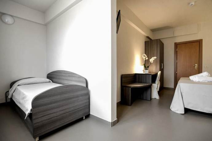Imagen de la habitación del Hotel Crystal, Marina Di Pietrasanta. Foto 4