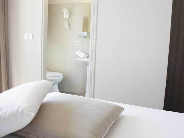 Imagen de la habitación del Hotel Crystal, Marina Di Pietrasanta. Foto 11