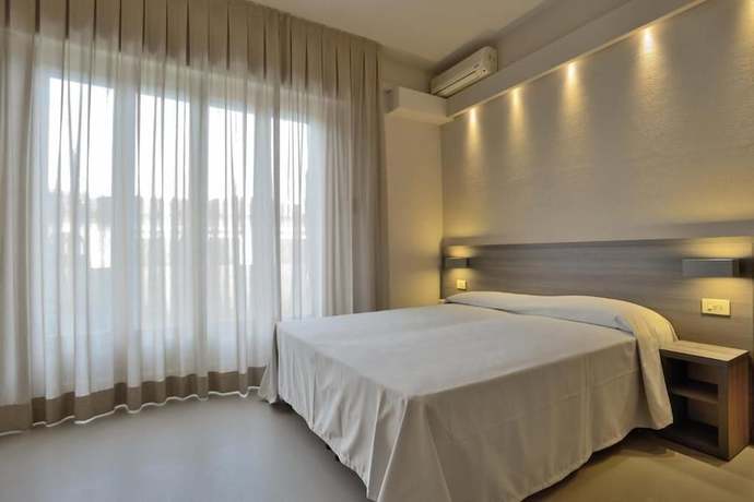 Imagen de la habitación del Hotel Crystal, Marina Di Pietrasanta. Foto 14