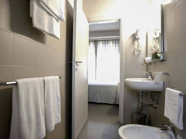 Imagen de la habitación del Hotel Crystal, Marina Di Pietrasanta. Foto 17