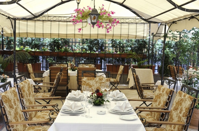 Imagen del bar/restaurante del Hotel Crystal Palace Boutique. Foto 2