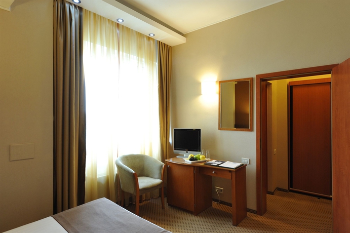 Imagen de la habitación del Hotel Crystal Palace, Bucarest. Foto 9