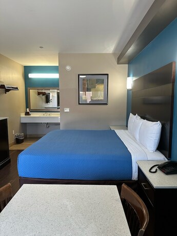 Imagen general del Hotel Crystal Palace Inn. Foto 1