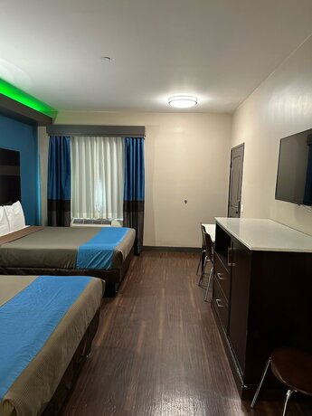 Imagen de la habitación del Hotel Crystal Palace Inn. Foto 7