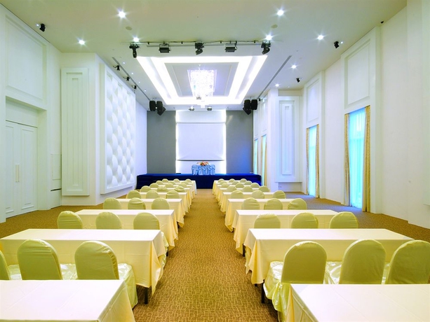 Imagen de los interiores del Hotel Crystal Palace Luxury. Foto 9