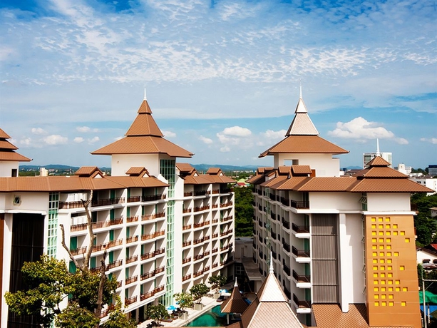 Imagen de los exteriores del Hotel Crystal Palace Luxury. Foto 7