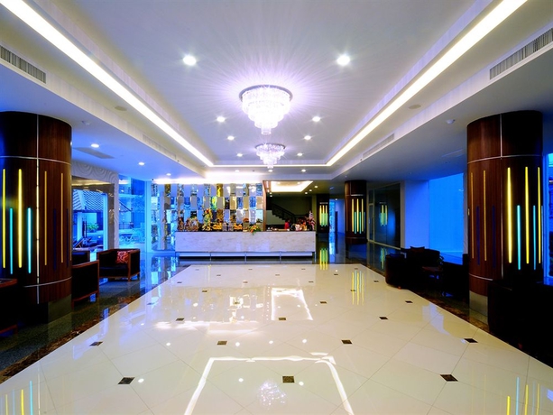 Imagen de los interiores del Hotel Crystal Palace Luxury. Foto 10