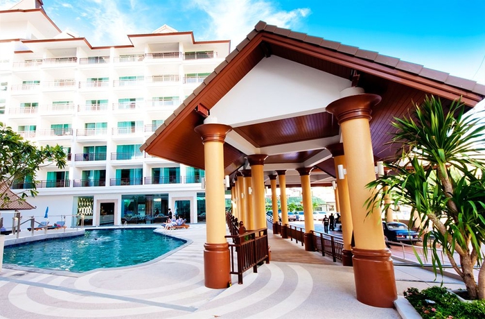 Imagen de los exteriores del Hotel Crystal Palace Luxury. Foto 8