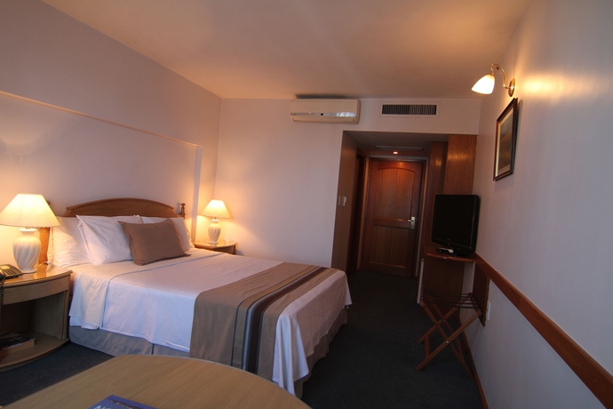 Imagen de la habitación del Hotel Crystal Palace, Montevideo. Foto 12