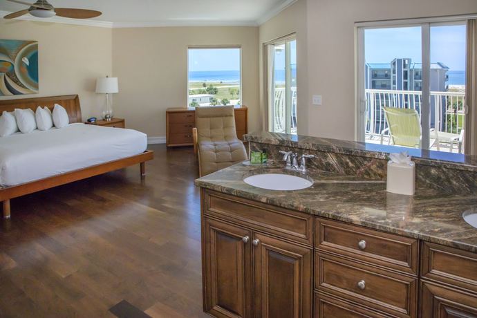 Imagen de la habitación del Hotel Crystal Palms Beach Resort. Foto 3
