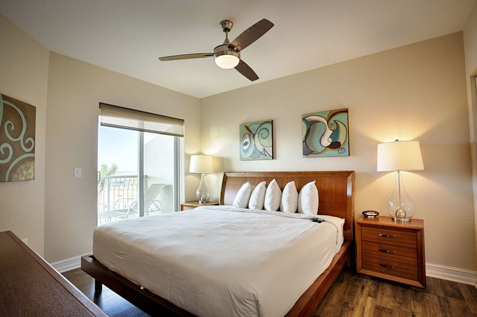 Imagen de la habitación del Hotel Crystal Palms Beach Resort. Foto 9