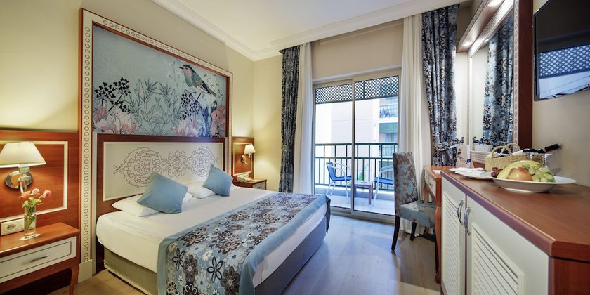 Imagen de la habitación del Hotel Crystal Paraiso Aqua Collection. Foto 2