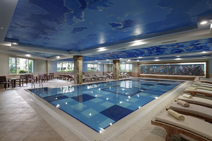 Imagen de la piscina del Hotel Crystal Paraiso Aqua Collection. Foto 13