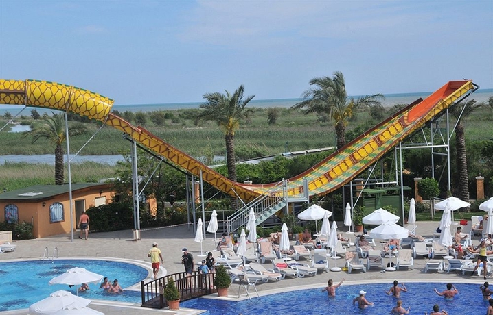 Imagen de la piscina del Hotel Crystal Paraiso Verde. Foto 13