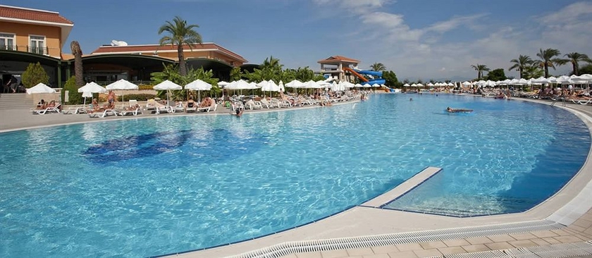 Imagen de la piscina del Hotel Crystal Paraiso Verde. Foto 14