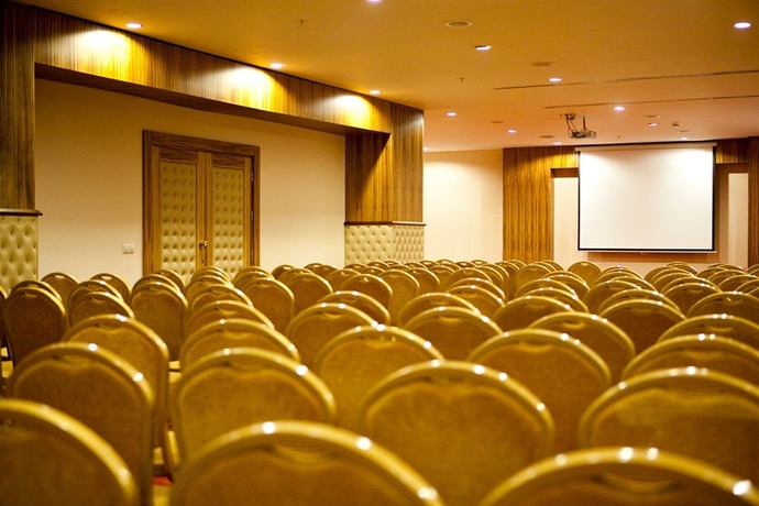 Imagen de los interiores del Hotel Crystal Paraiso Verde. Foto 11