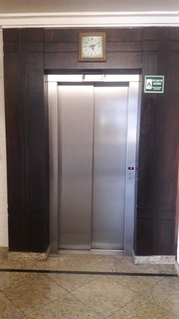 Imagen de los interiores del Hotel Crystal Plaza Marista, Goiania. Foto 16
