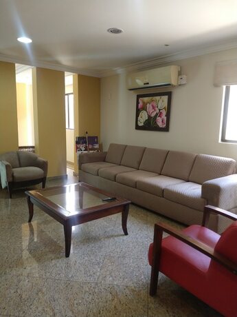 Imagen general del Hotel Crystal Plaza Marista, Goiania. Foto 6