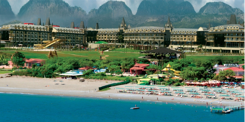 Imagen de los exteriores del Hotel Crystal Prestige. Foto 8