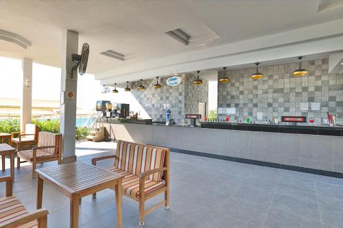 Imagen del bar/restaurante del Hotel Crystal Prestige Pearl Collection. Foto 5