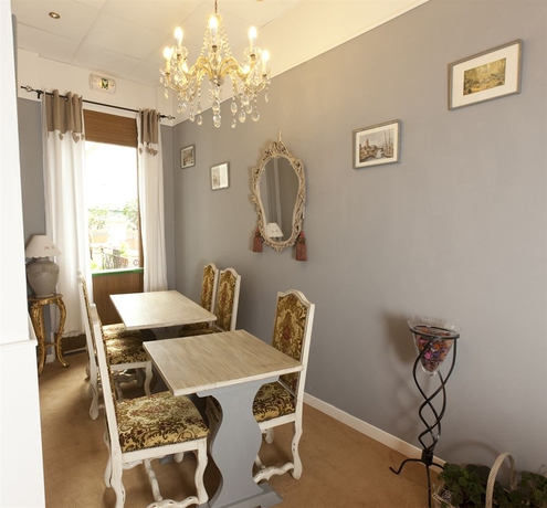 Imagen del bar/restaurante del Hotel Crystal, Reims. Foto 4