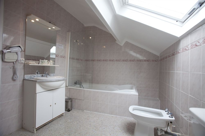 Imagen de la habitación del Hotel Crystal, Reims. Foto 7